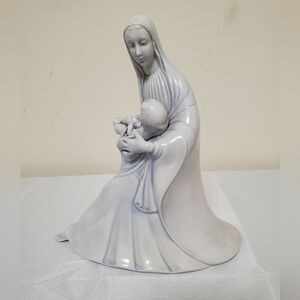 Vintage Holland Mold Ceramic Virgin Mary And Baby Jesus Madonna Figurine